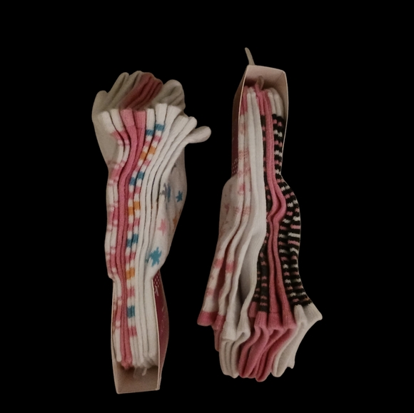 🧦NWT 2 PACKS OF SOCKS🧦 - Picture 3 of 3